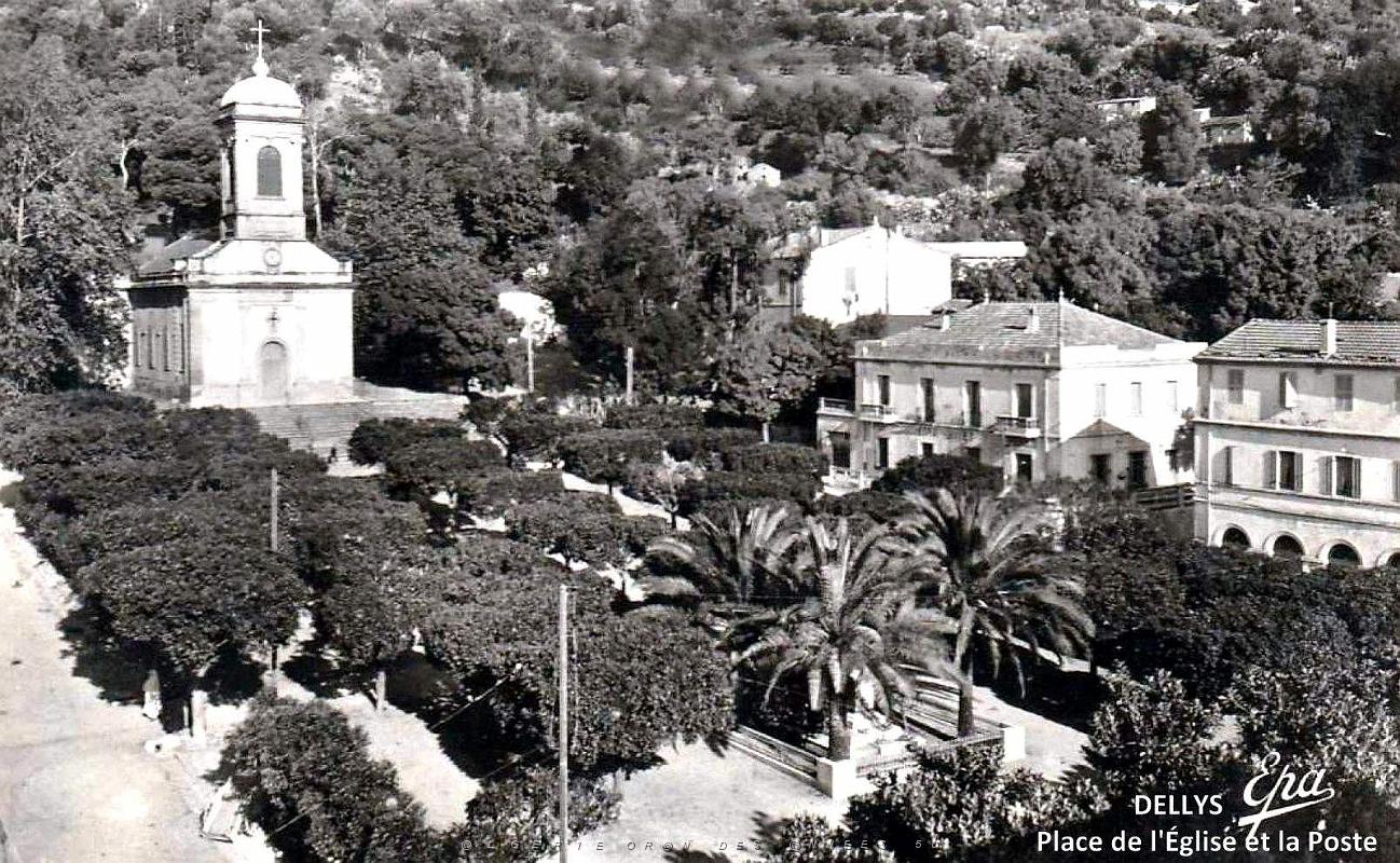 Dellys - Place de l'Eglise et Poste - 1956.jpg